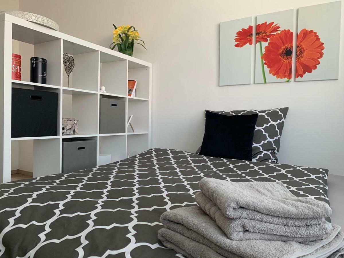 Moderner Bungalow, 20 Minuten Bis Hannover City, 24H Check-In Garbsen Dış mekan fotoğraf