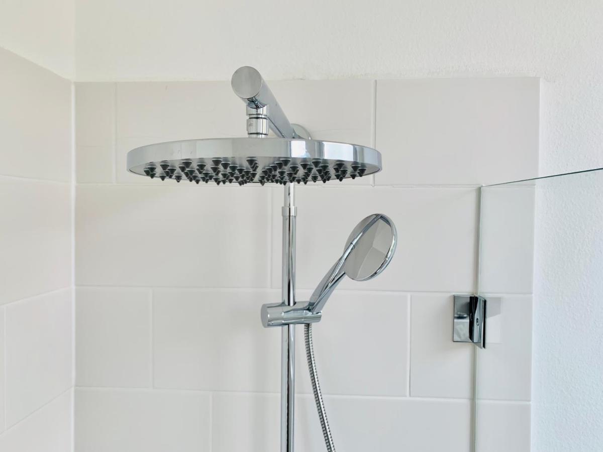 Moderner Bungalow, 20 Minuten Bis Hannover City, 24H Check-In Garbsen Dış mekan fotoğraf
