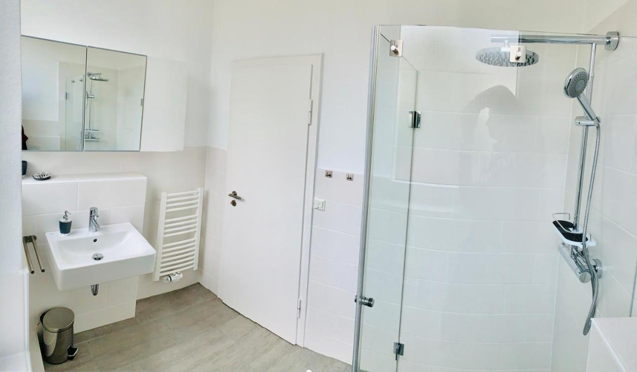 Moderner Bungalow, 20 Minuten Bis Hannover City, 24H Check-In Garbsen Dış mekan fotoğraf